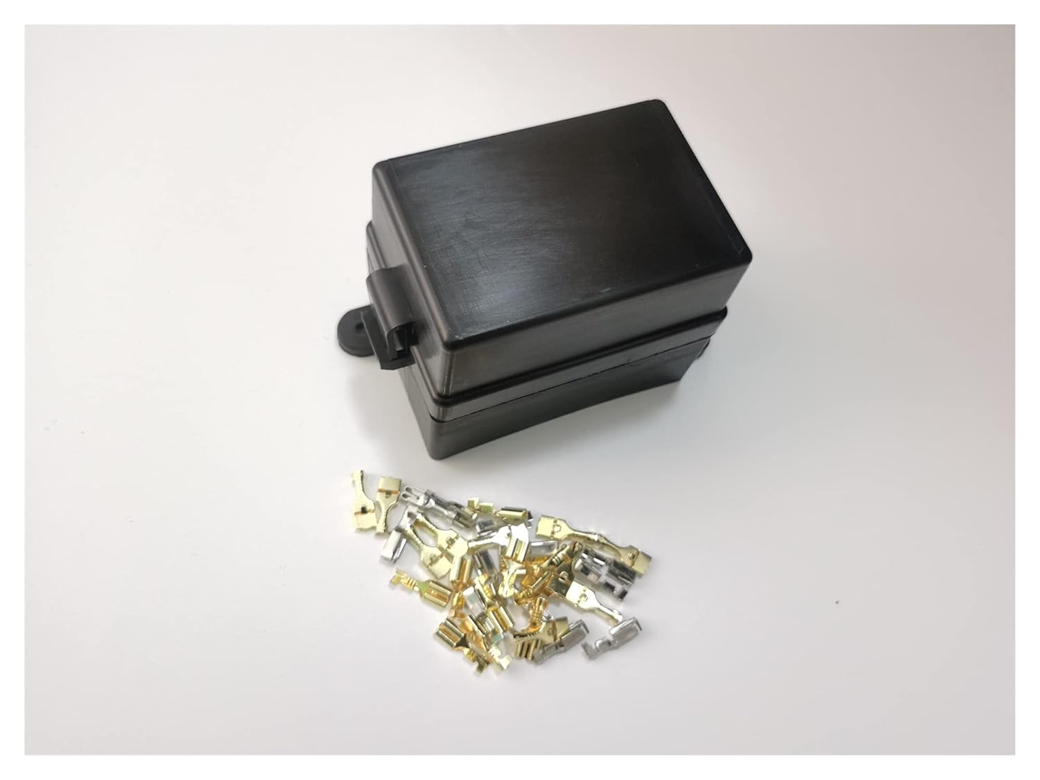 6 Way 4 Relay Fuse Holder auto refit Box Wiring Terminal