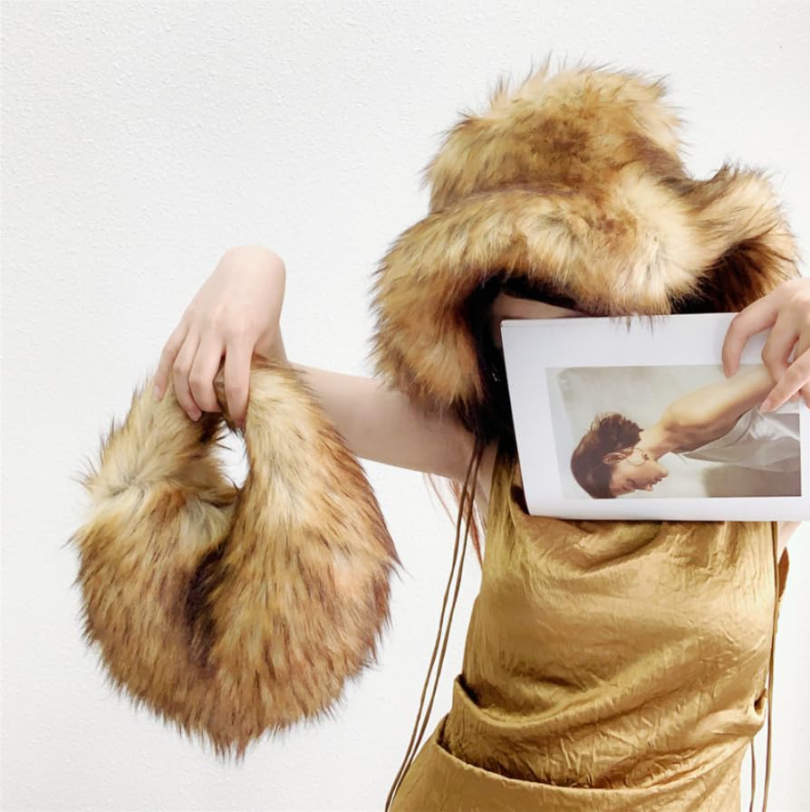 YXCFEWD Furry Heart Shaped Crossbody Bag for Women - Plush Y2K Handbag with Soft Shoulder Strap2