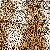 leopard fur coat outfit Aber auch als Karnevalsstoff / Faschingsstoff mit Tiermotiv sehr beliebt. So z.B. als Damen Mantel und Felljacke oder für Kostüme zu Karneval und Fasching. Unser Fellstoff ist einfach zu verarbeiten mit Stoffschere und Haushalts Nähmaschine und franst beim Zuschnitt nicht aus.