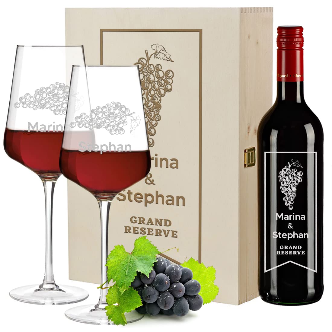 4-tlg Wein Geschenkset mit Gravur - Motiv Trauben - personalisiert - Inhalt 2x Weingläser 560 ml, 1x Holzkiste, 1x Rotweinflasche 700 ml - Weißwein - DIY - Frauen, Männer - wine, glass, gift