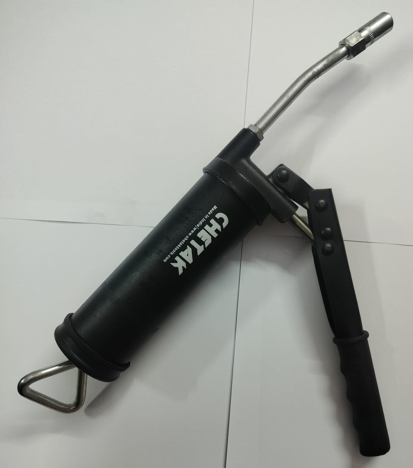 Lovely Chetak Leaver Type auto Accessory, 1 Grease Gun 500 GMS Grease Capacity, 1 Oil Can 3/4 Pint 2
