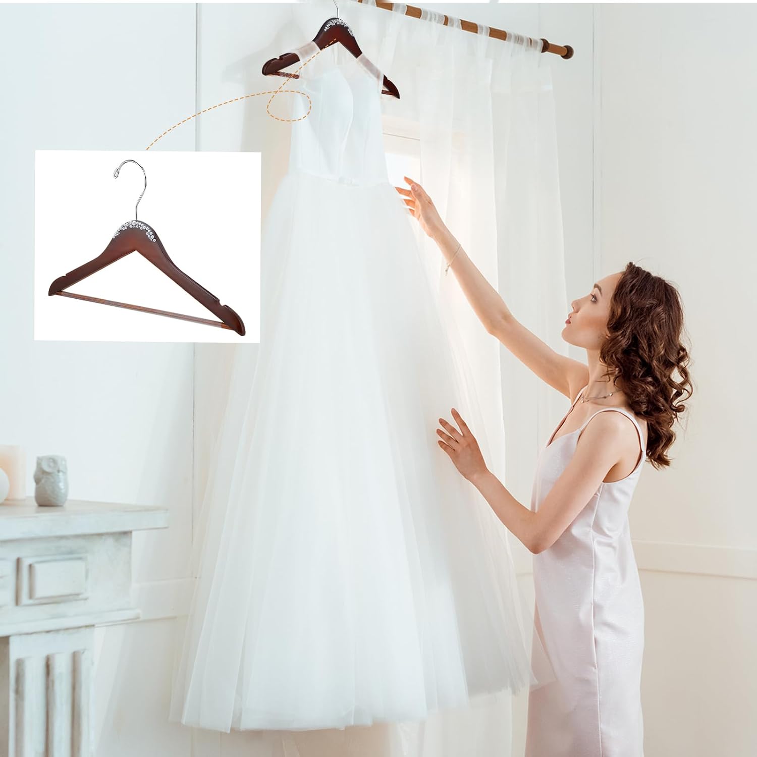 Cinnvoice 5 Pcs Bridal Dress Hanger Wooden Pearl Wedding Dress Bridal Hanger with Pearl Brown Wooden Wedding Party Gift (Walnutcolor,Stylish)