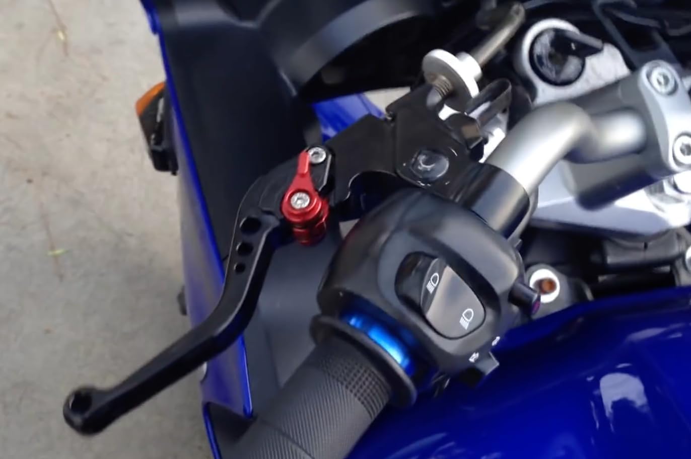 GUNTA Aluminum CNC Adjustable Motorcycle Clutch and Brake Lever for YZF R3 2015-2022 MT-03 2018-2022 MT-15 2021 (Blue)