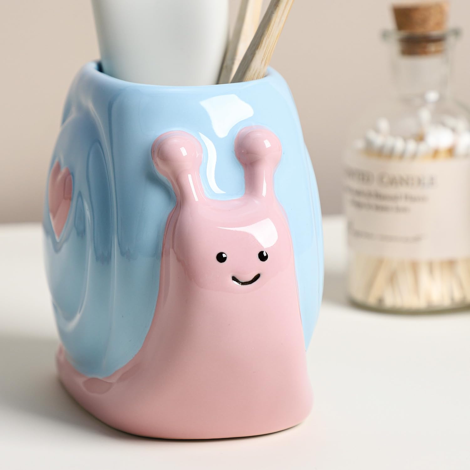 Gaolinci Pink Heart Snail Ceramic Toothbrush Holder, Razor Holder, Makeup Brush Storage