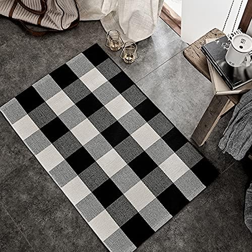 SEEKSEE Buffalo Plaid Outdoor Fall Rug 24X36 Checkered Area Rug Black and White Runner Rug Washable Fall Doormat Cotton Boho Bedroom Rug for Kitchen Entryway Hallway Front Door Farmhouse Living Room