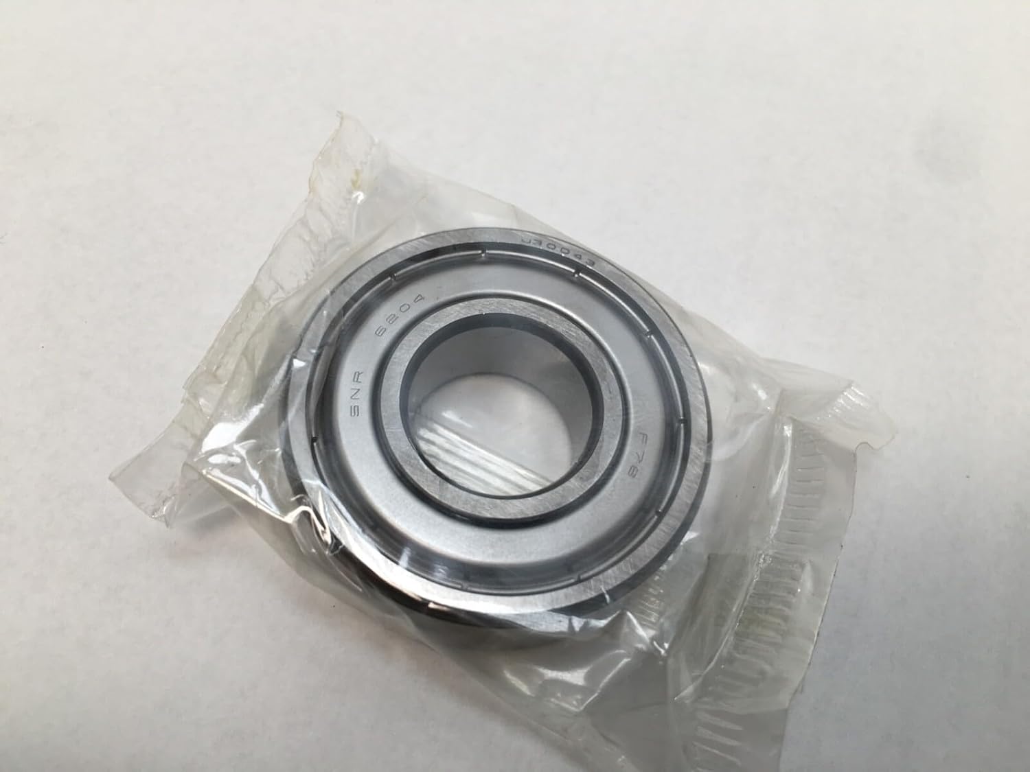 SNR 6204ZZ Single Row Deep Groove Ball Bearing