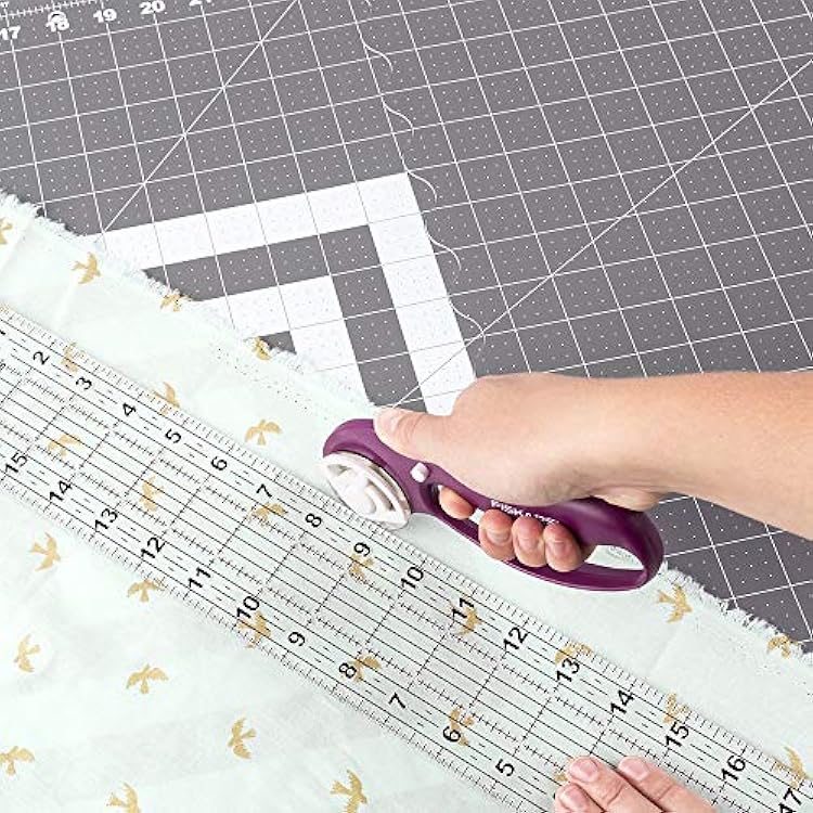 Fiskars 24 x 36 Folding Cutting Mat for Travel and Storage - Fabric and Sewing Craft Projects - Self-Healing Mat - Gray