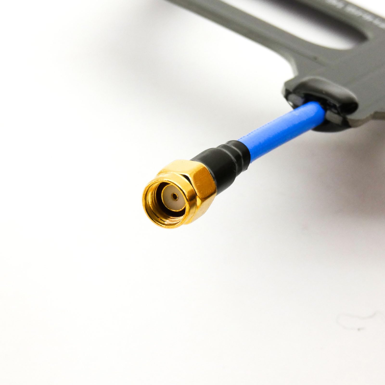 Cradlepoint 170654-001 Low Profile 5-in-1 MIMO LTE, Wi-Fi (2.4/5Ghz), & GPS Screw Mount Antenna with 5m Cables