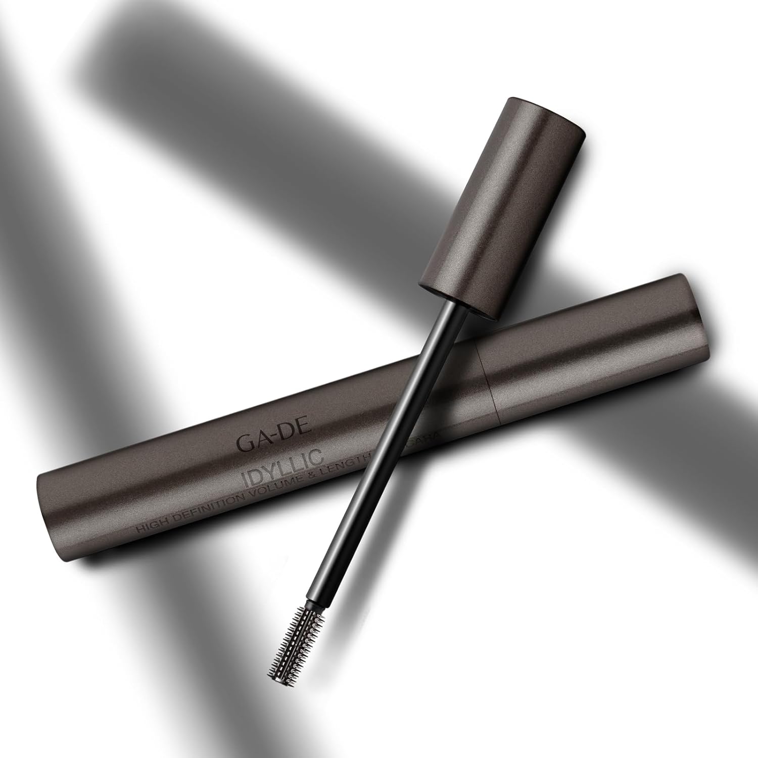 GA-DE Idyllic High Definition Volume and Length Mascara - Infused with Marine Algae, Grape Seed Extract, and Hydra-Mineral Complex - Black - 0.3 oz - Image 9