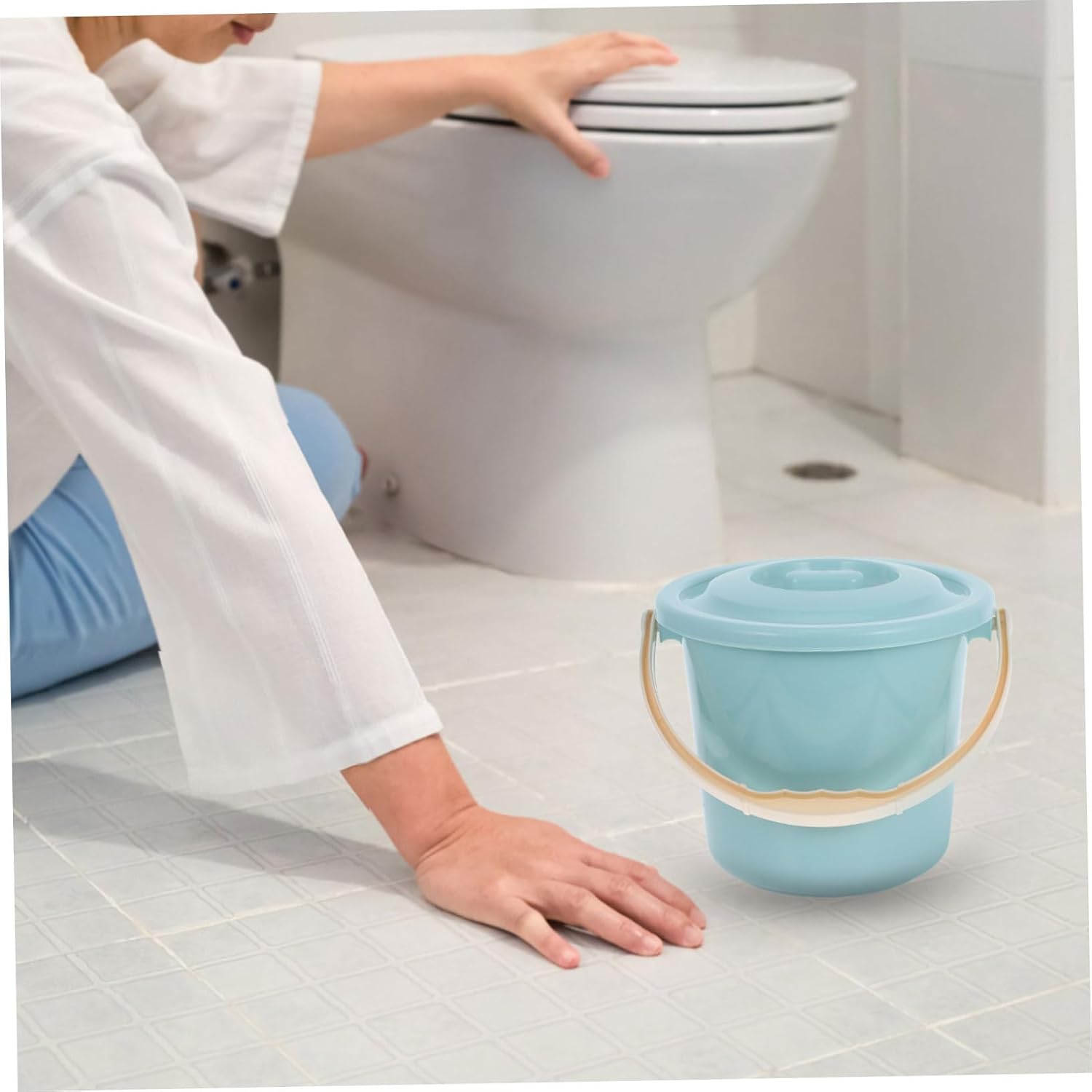 ORFOFE Chamber Potportable Toilet Boys and Girls Urinal Potty Lid Spittoon for Elder Sturdy Base Easy to Carry