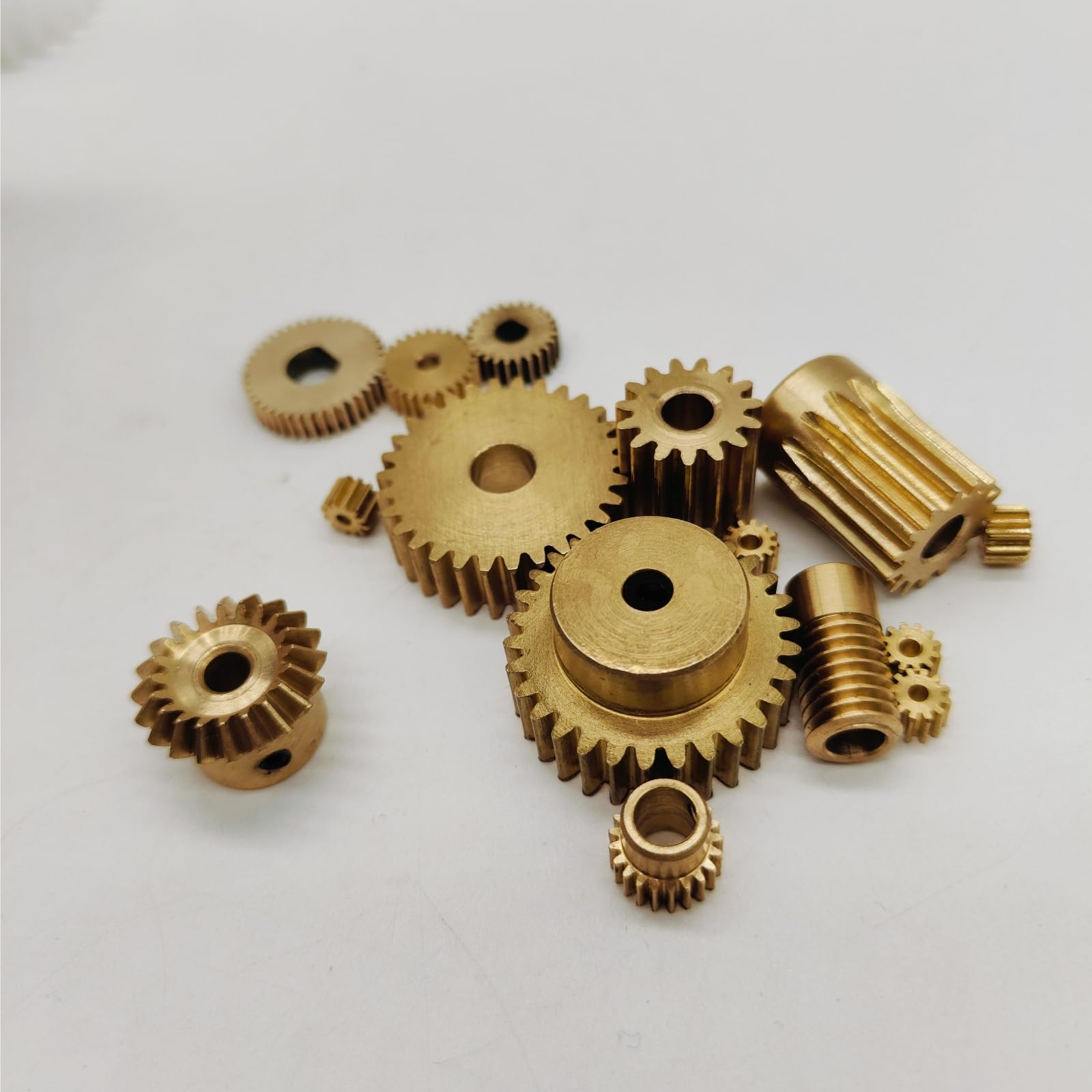 0.5 Module Brass Spur Gear – 16 Or 17 Teeth, 3-5mm Bore, M3 Screw Shaft Pinion (16T, 5mm Bore)