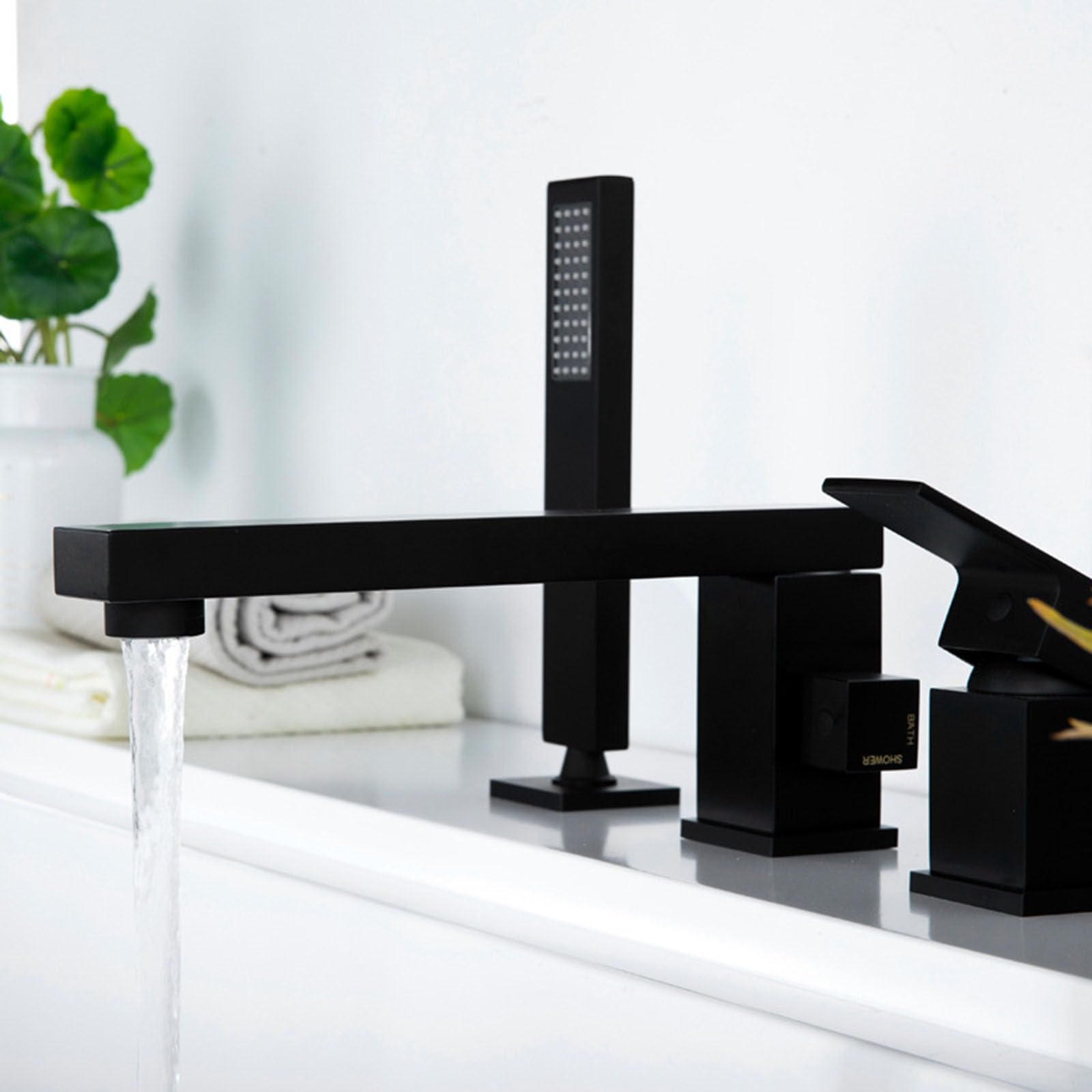 Mitigeur de baignoire avec douchette cascade 3 trous noir