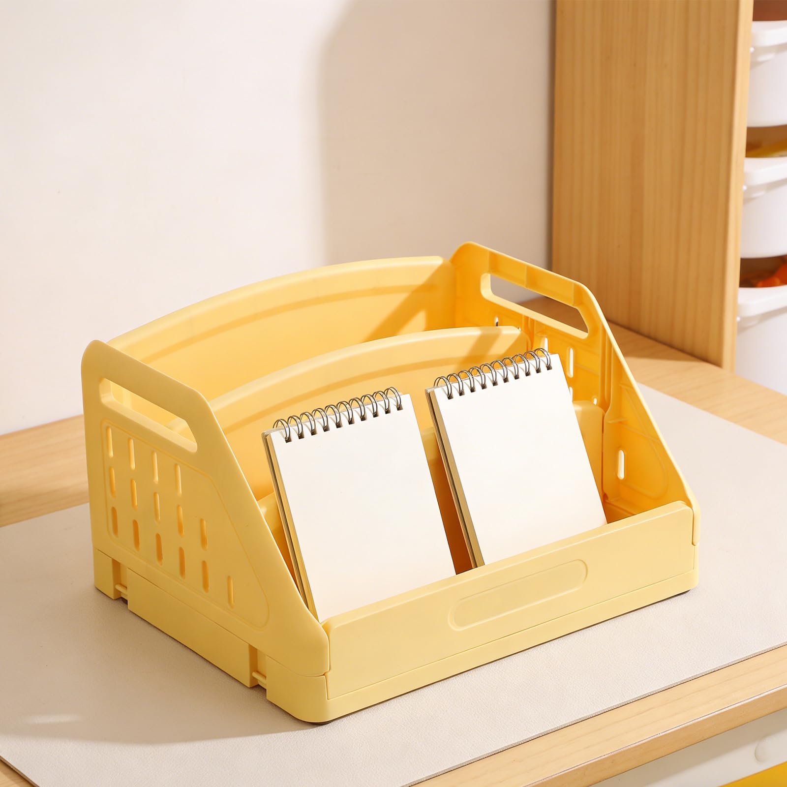 Lurrose Libreria per Gialla a 3 Livelli in Pp con Organizer da Scrivania e Porta Penne Laterale, Design Compatto e Stabile per Cameretta e Scrivania
