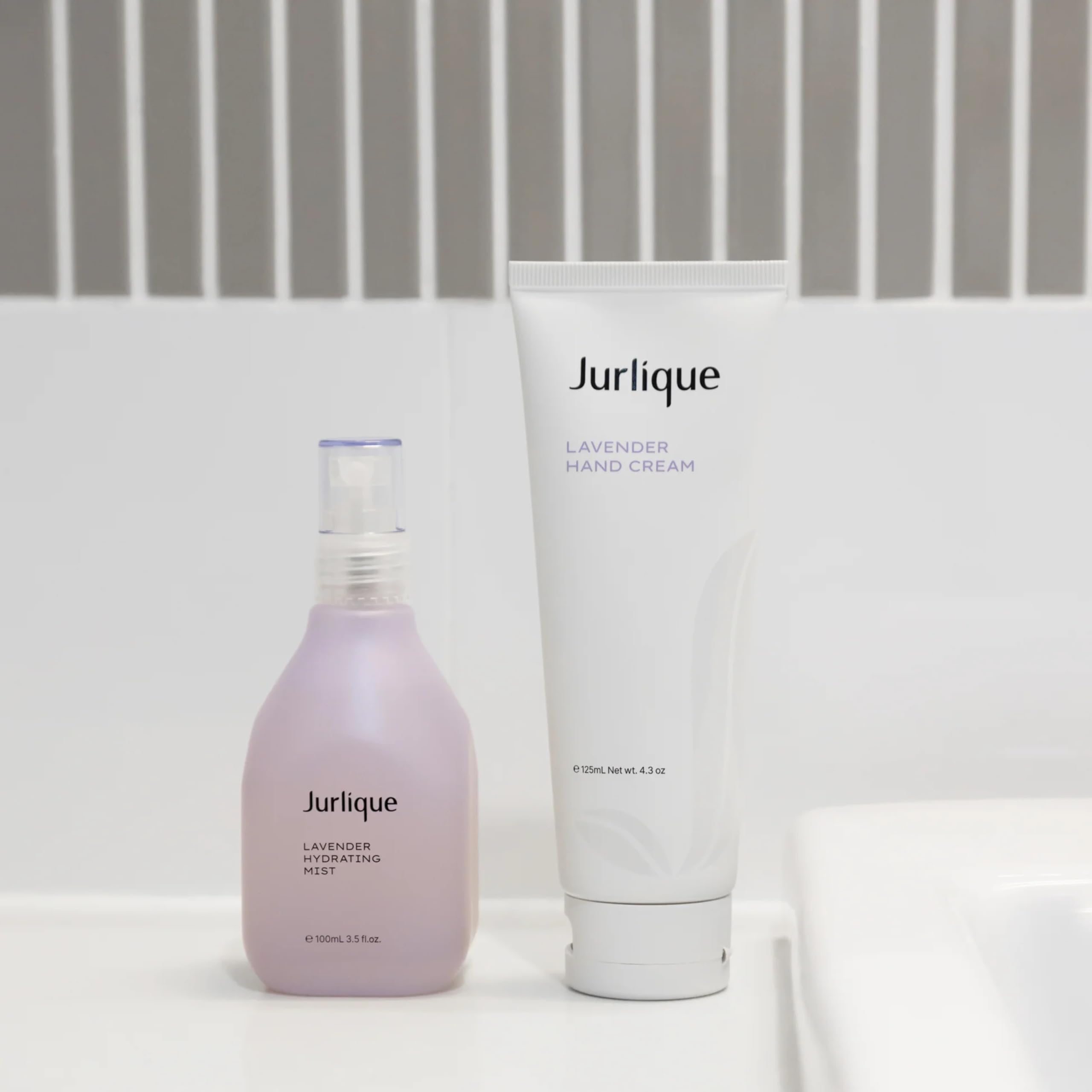 Jurlique - Crema de manos de lavanda, reafirma y suaviza las manos sedosas, nutritivas, restaura la flexibilidad, las manos radiantes, cultivada en granja, mejora y rejuvenece la piel, ingredientes