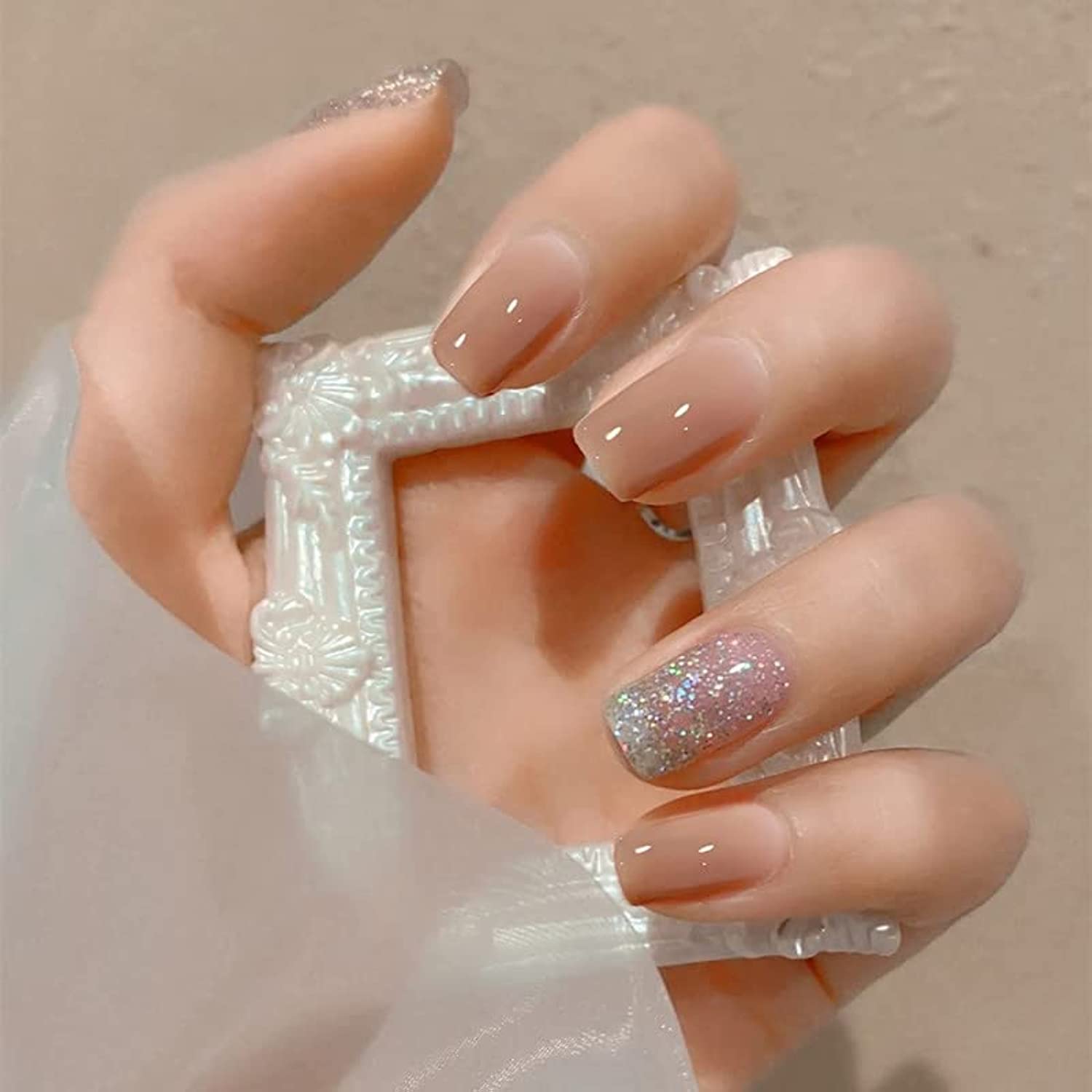 Monína Nude False Nails Press on Manicure, Medium Length, 24pcs Artificial Nails, Fake Nails Elegant, Jelly Glue Included, Acrylic Full Cover Nails Tip(Nude)