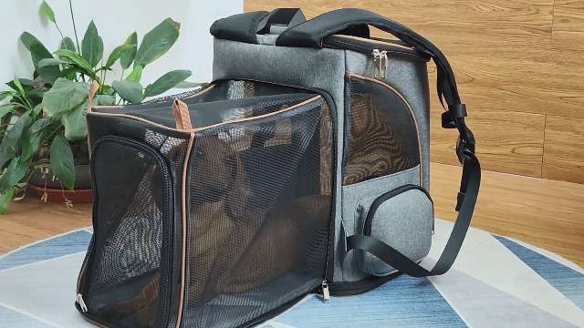 Lekereise Cat Backpack Expandable Pet Carrier Backpack for Small