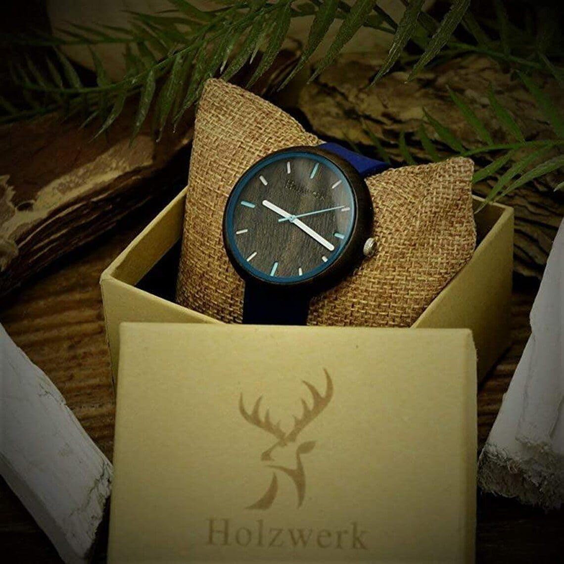 Holzwerk Germany Orologio da polso realizzato a mano, da donna, ecologico, naturale, vegano, in legno, analogico, classico, al quarzo, con cinturino in caucciù e cassa in legno, colore: blu e marrone
