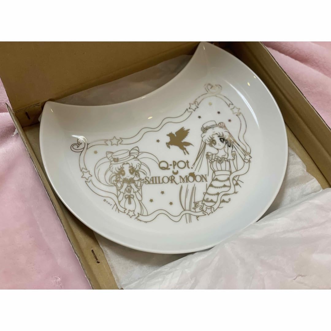 Amazon.co.jp: セーラームーン Q-pot コラボ お皿 プレート 月型  