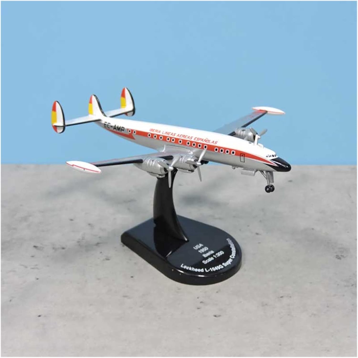 1 200 for 9M-MPP Malaysia Airlines Aircraft 747 B747-400 Model with Base Landing Gear Collection Gift Hobby Playgame Kit