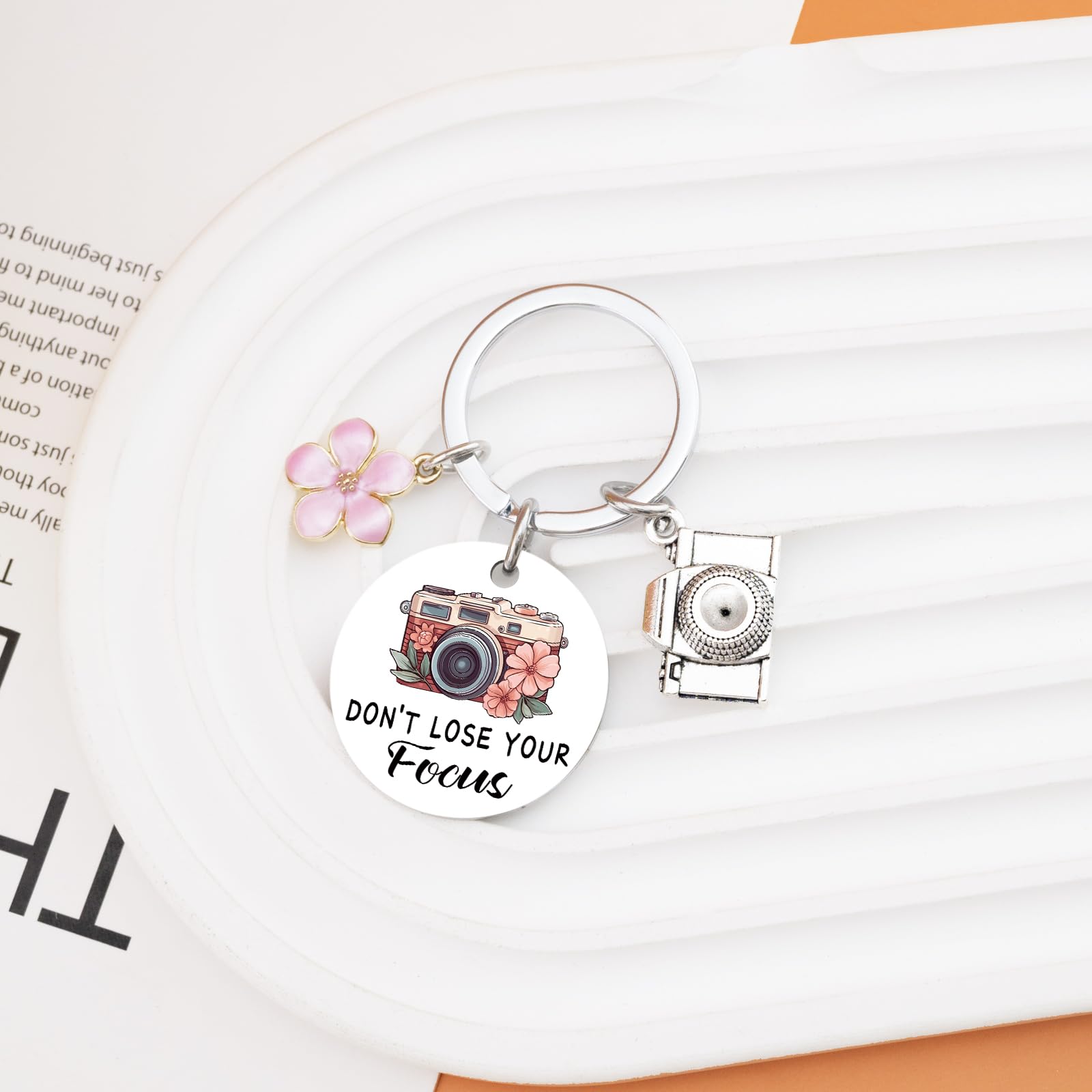 Photographer Gifts for Women Camera Keychain Cool Gifts for Photographers Camera Lovers Unique Birthday Christmas Valentines Day Gift for Her Photography Accessories Don't Lose Your Focus