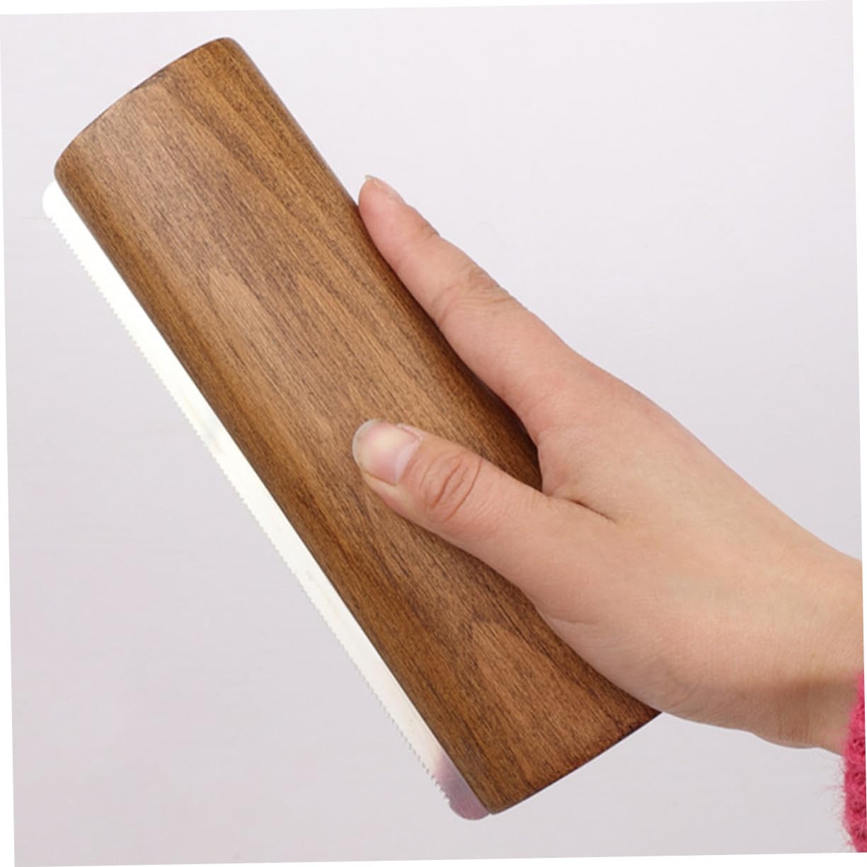 Cepillo Raspador para Limpieza de Caballos Diseño Ergonómico, Madera y Metal, Herramienta Fácil de Usar para Quitar Pelo Suelto y Sudor