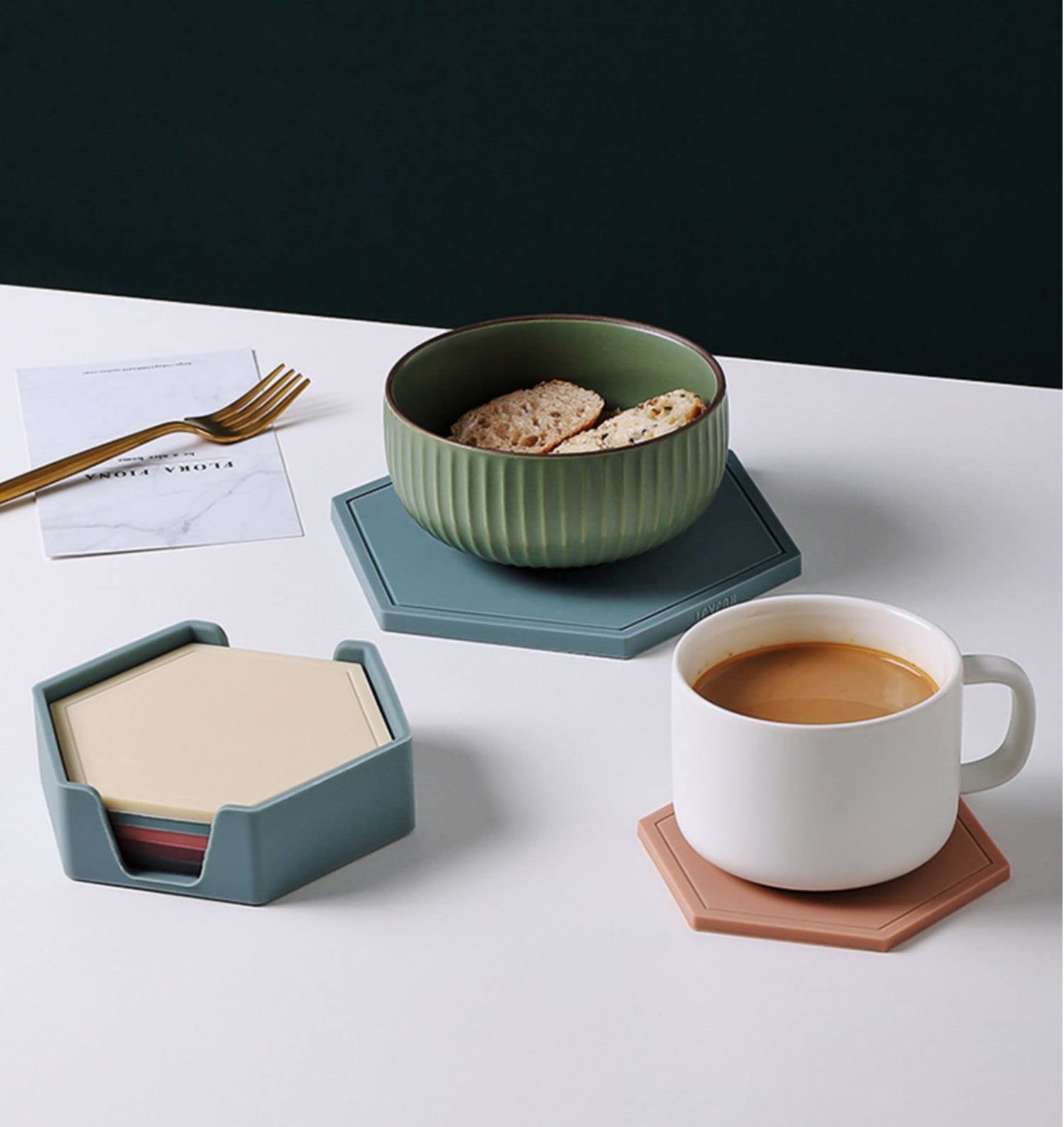 Amazon｜コースター シリコン製 6枚セット 収納ケース付き 組み合わせ