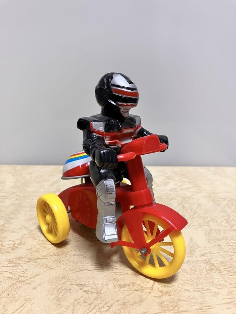 Amazon.co.jp: 時空戦士スピルバン 式ベル付き三輪車 : おもちゃ