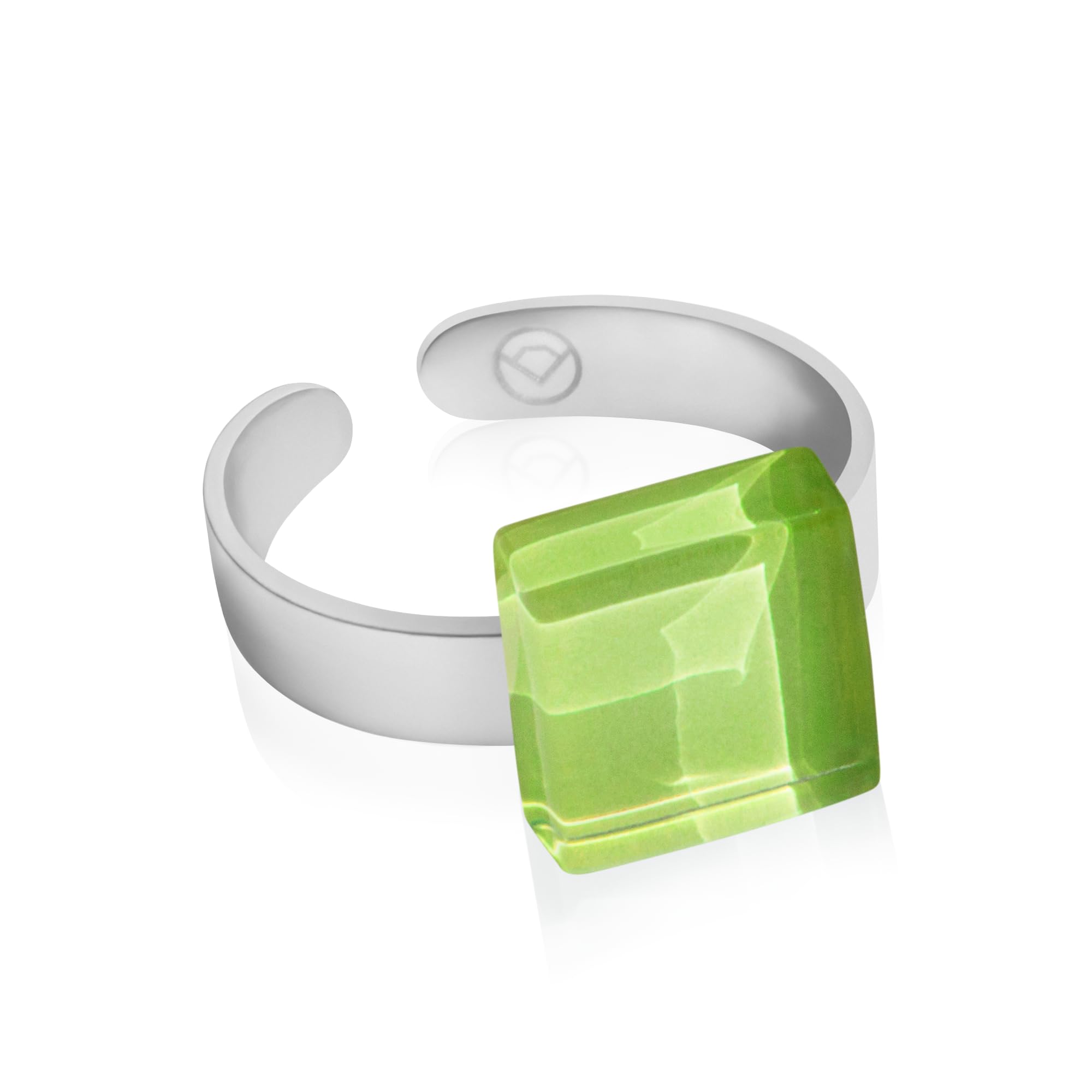 ALEXASCHA Ring mit grünem Stein (10mm) • Geburtsstein Schmuck Damen • Kleiner Edelstahlring größenverstellbar (min. Ø 17mm) • handgemacht & nachhaltig