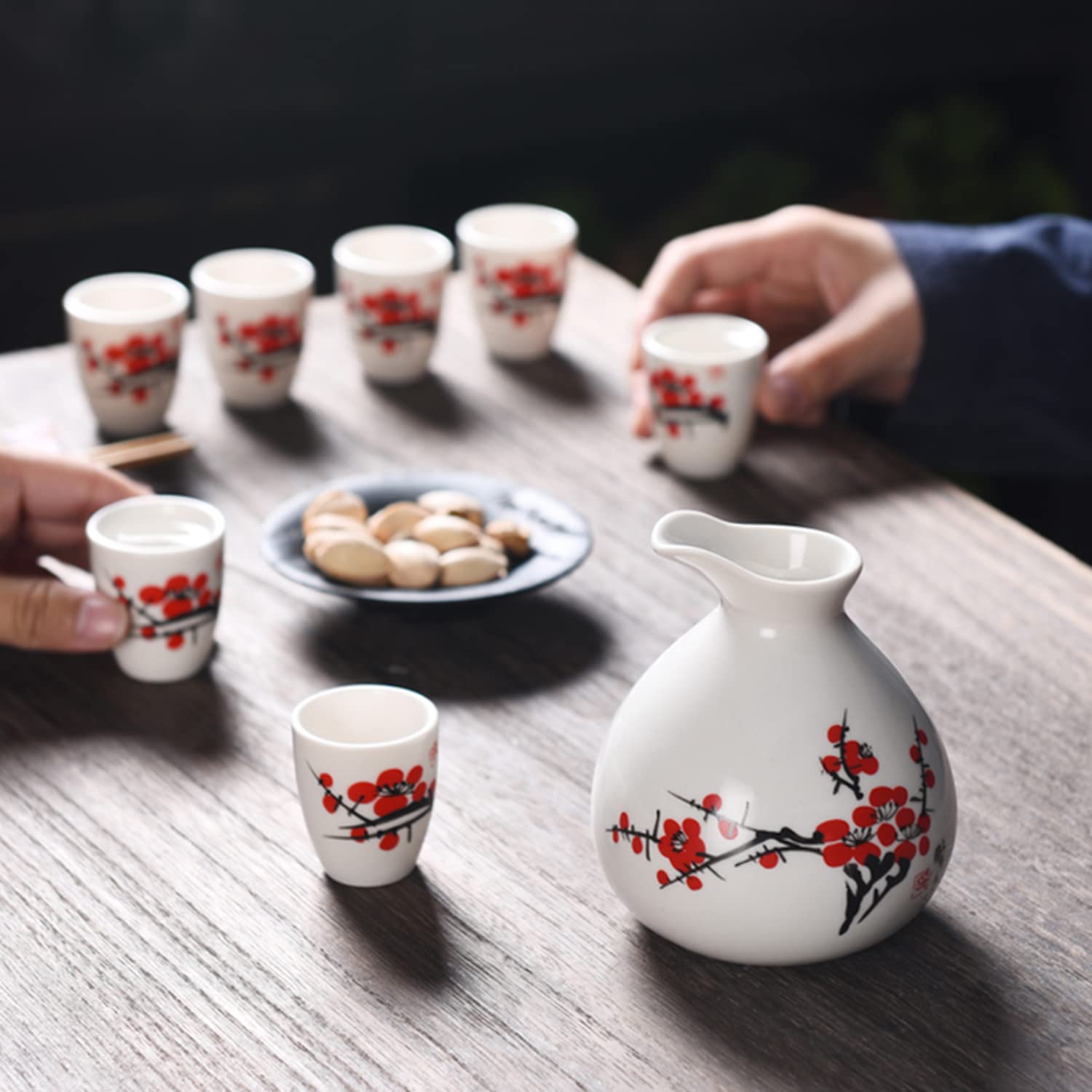 Set da 9 pezzi per sake, motivo a fiori di pruno rosso dipinto a mano Set tradizionale di tazze per sake in ceramica retrò, con 1 vaso per sake e 8 tazze per sake, design elegante Miglior regalo per