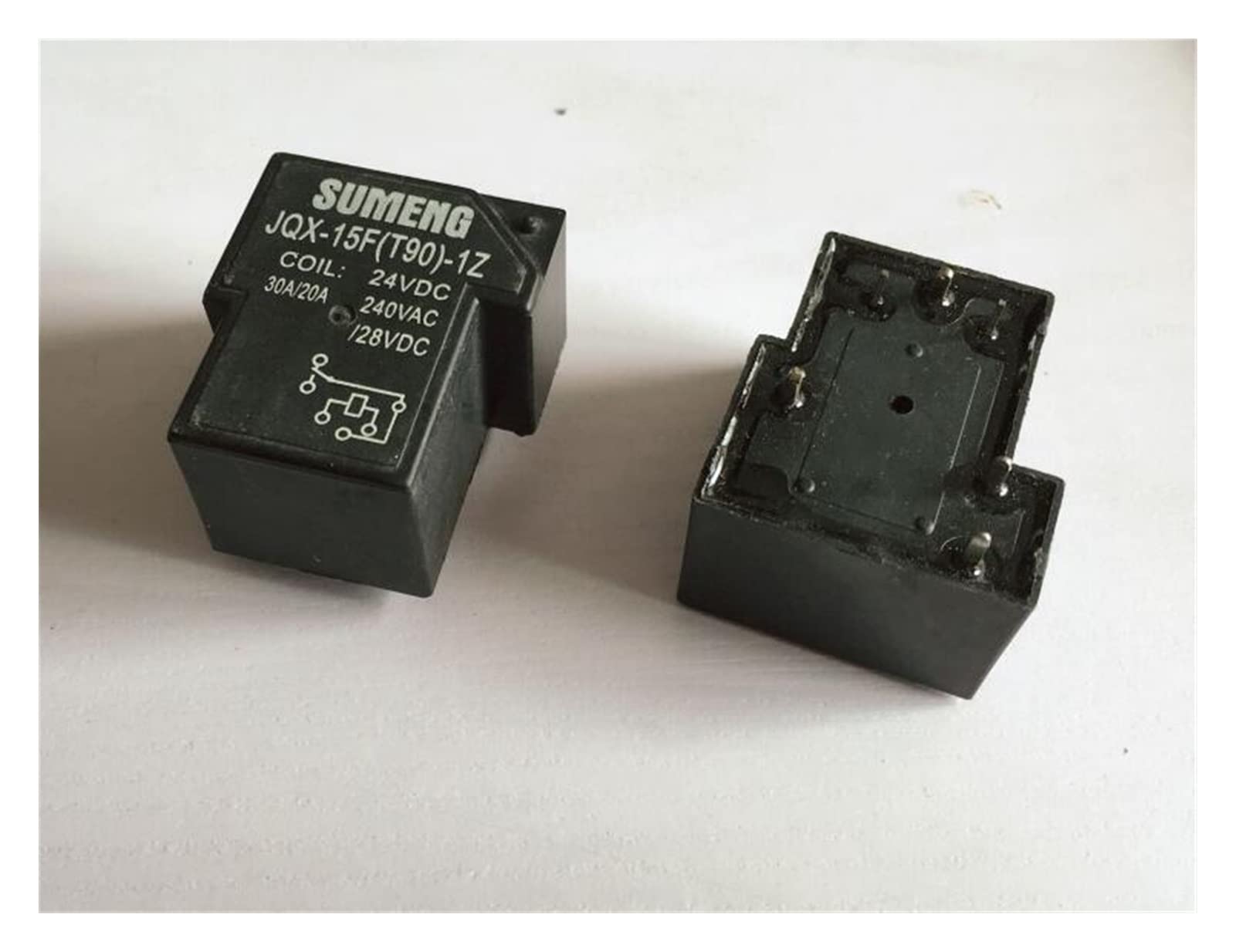 Relé pequeño JQX-15F T90 12V para automatizar la iluminación y el confort del hogar inteligente