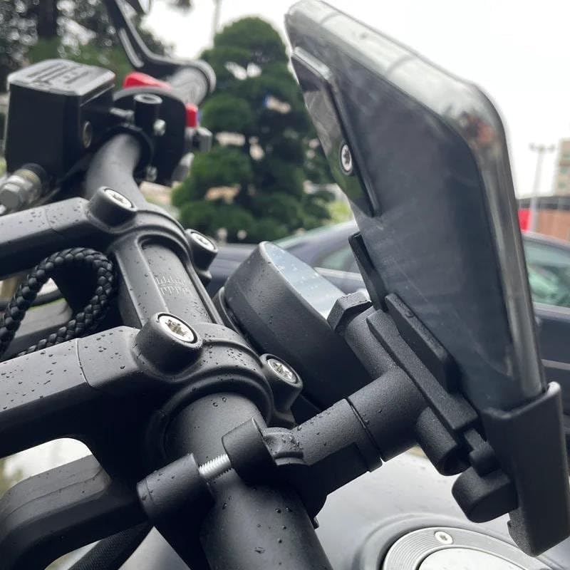 Secure Phone Mount for Harley-Davidson Rocker C image 3
