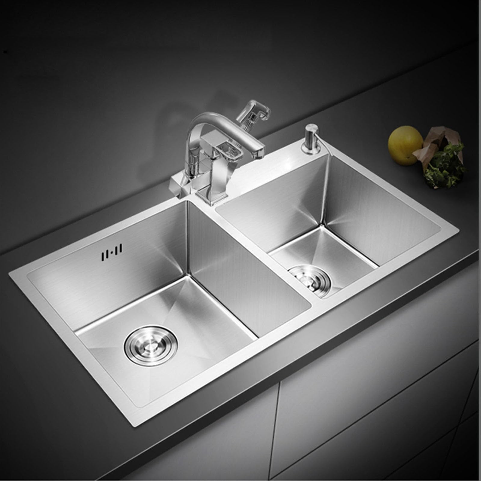 Évier de cuisine double cuve durable en acier inoxydable brossé
