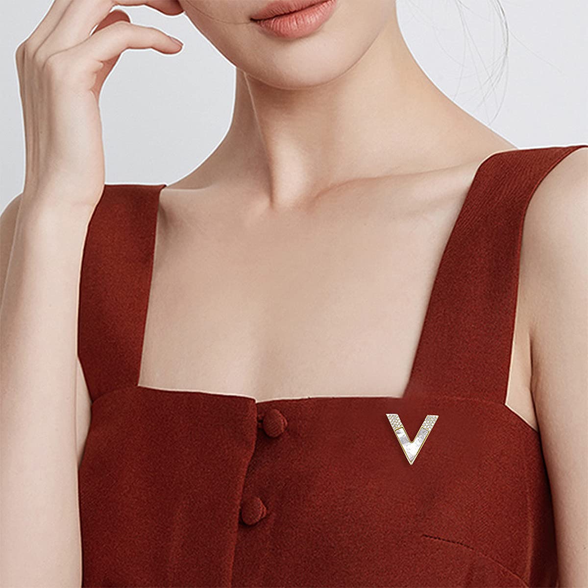 Broches con la Letra V para Mujer, joyería de Moda, Broche pequeño de Solapa con Forma de Concha.
