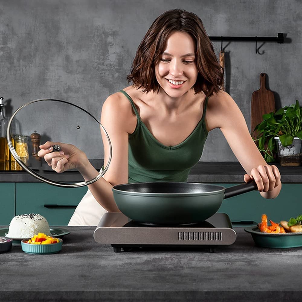 Wok Patelnia do smażenia z pokrywką, nieprzywierająca patelnia Woks, 100% powłoka wolna od PFOA, nieprzywierająca patelnia do gotowania, kompatybilna z indukcją, czarna (rozmiar: 28 cm)