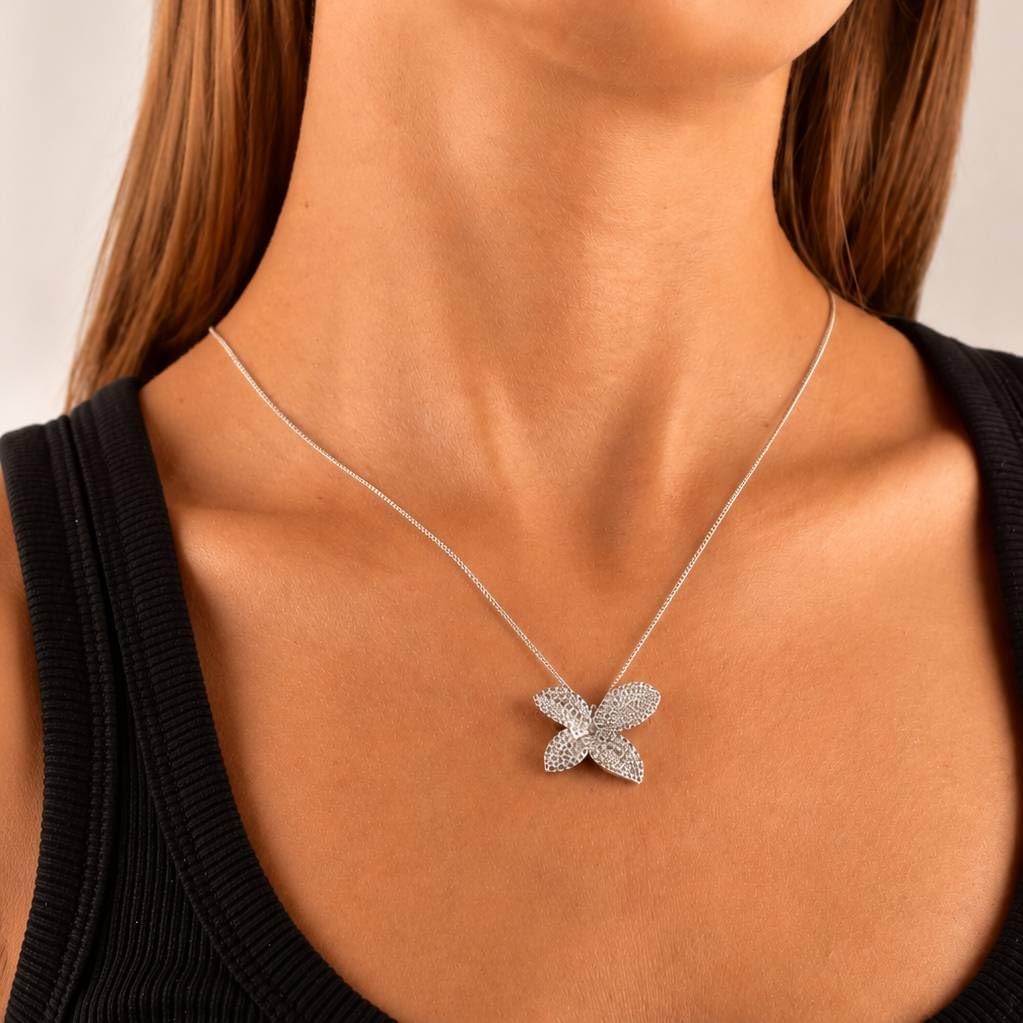 GocciAzzurra - Collana da Donna Dea Rhodium e Golden Crystal, Oro 24k e Argento, Collana con Pendente a Farfalla Effetto Pavé, Protezione E-Coating, Gioiello Made in Italy