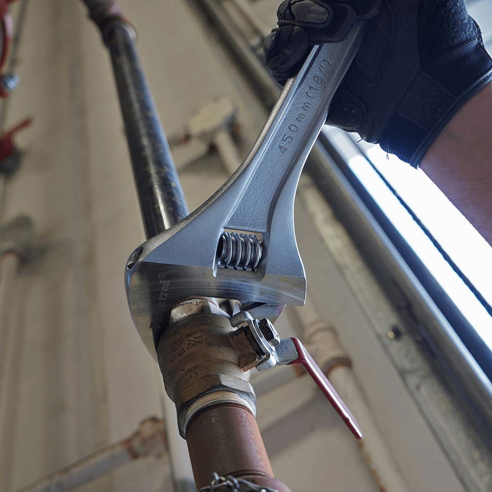 Llave estándar ajustable con acabado cromado