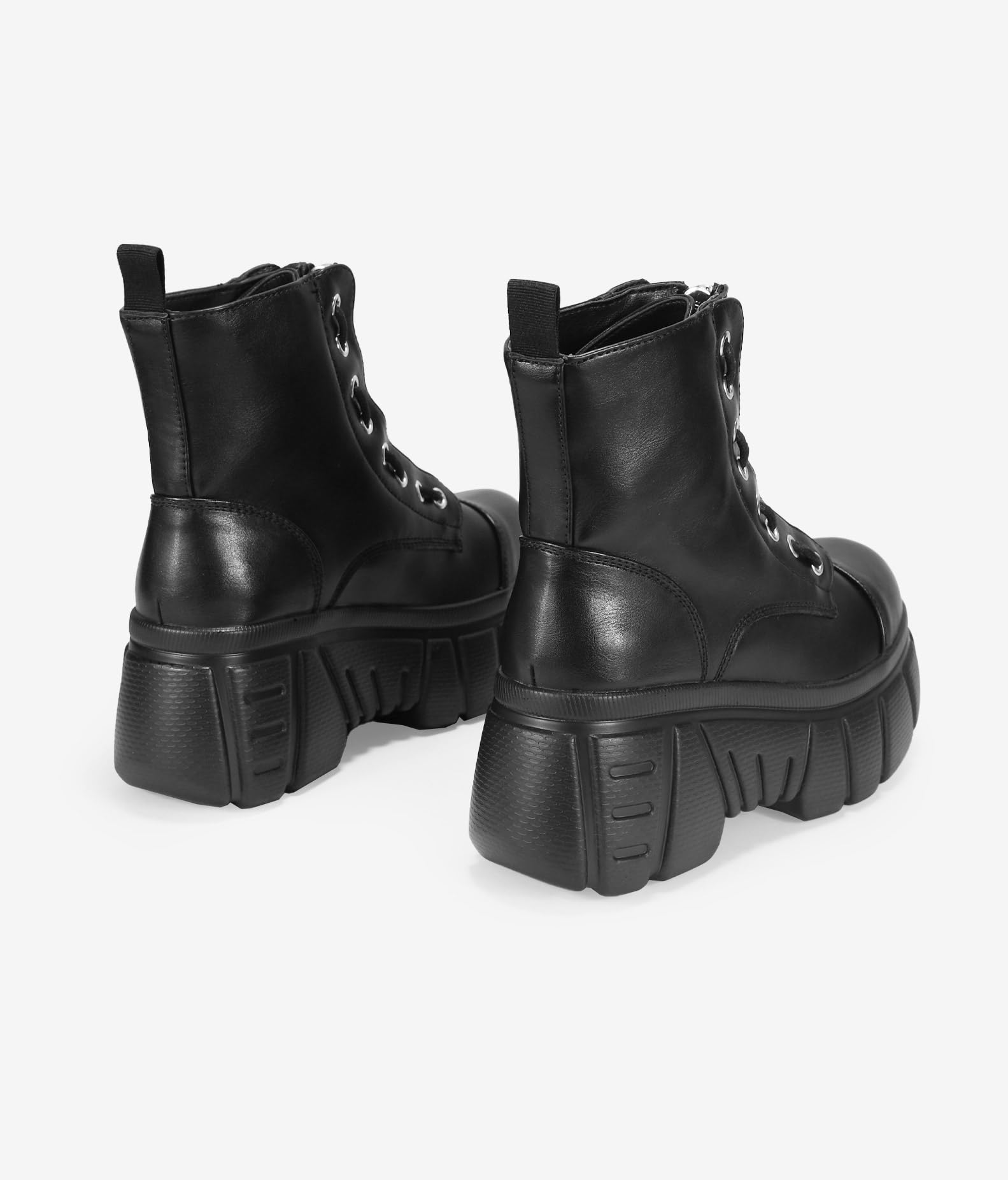BOSANOVA Militärstiefel aus veganem Leder mit Frontreißverschluss, dekorative seitliche Schnürung und 7 cm Track-Sohle, Reißverschluss