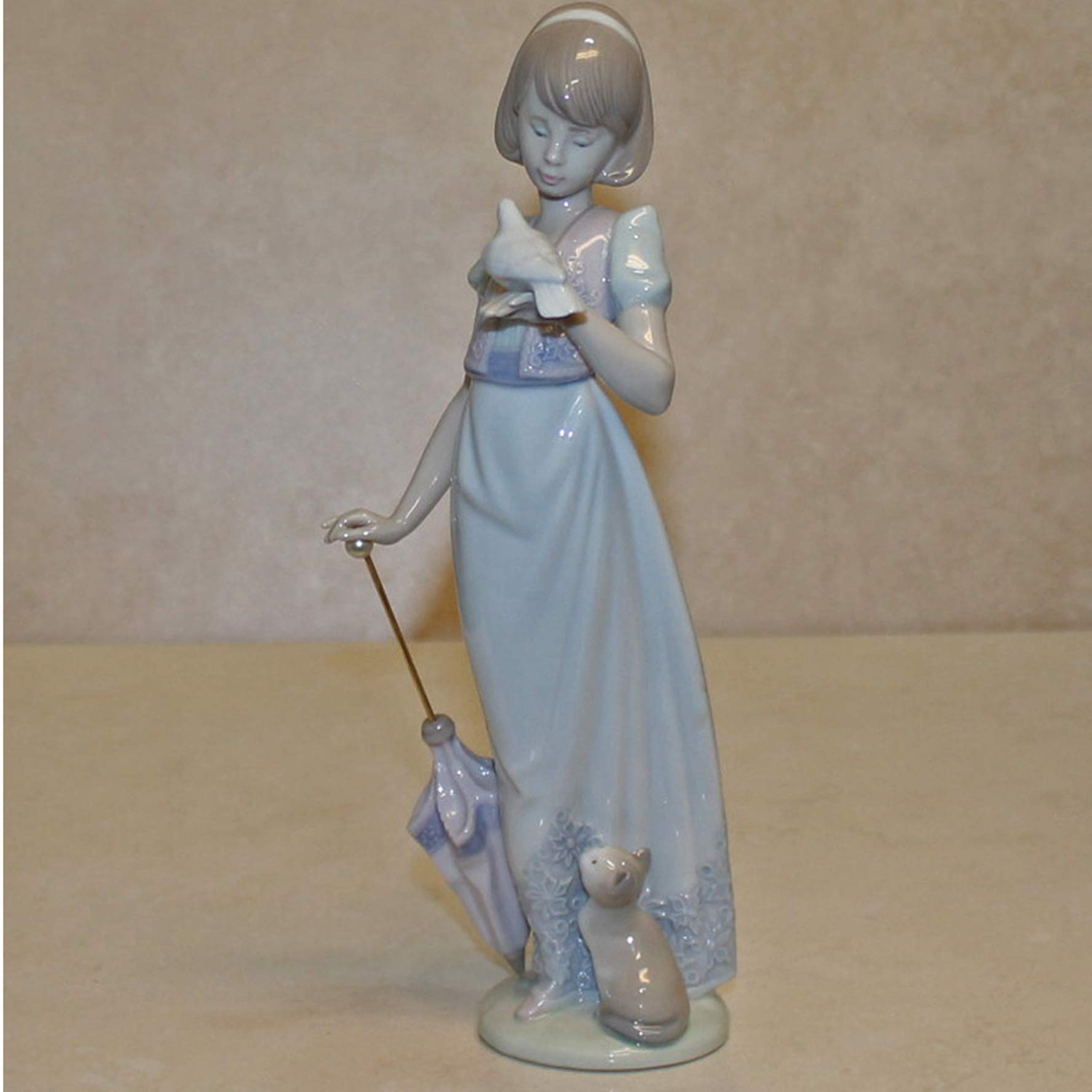 Amazon.com: Lladro Figurine: 7611 Summer Stroll : Home & Kitchen