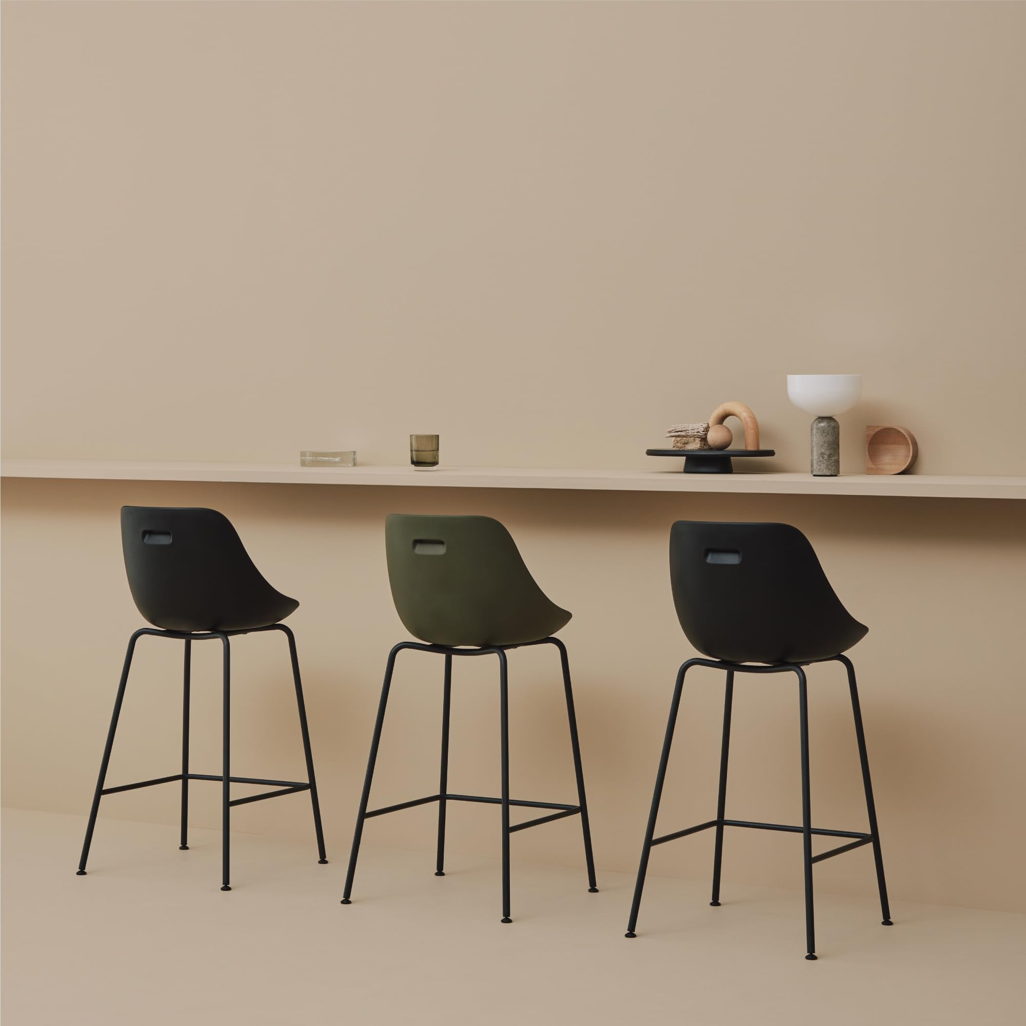 Amazon｜アンドメディカル KURA CHAIR Medium 姿勢矯正 腰痛 椅子