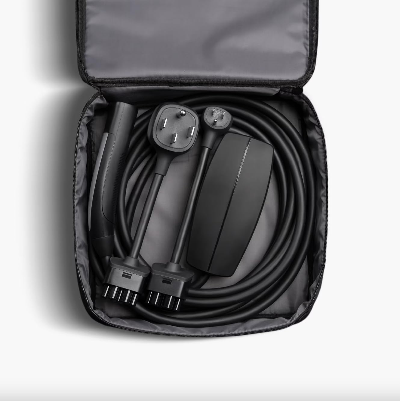Amazon.co.jp: Teslaモバイルコネクタ - ポータブル電気自動車（EV