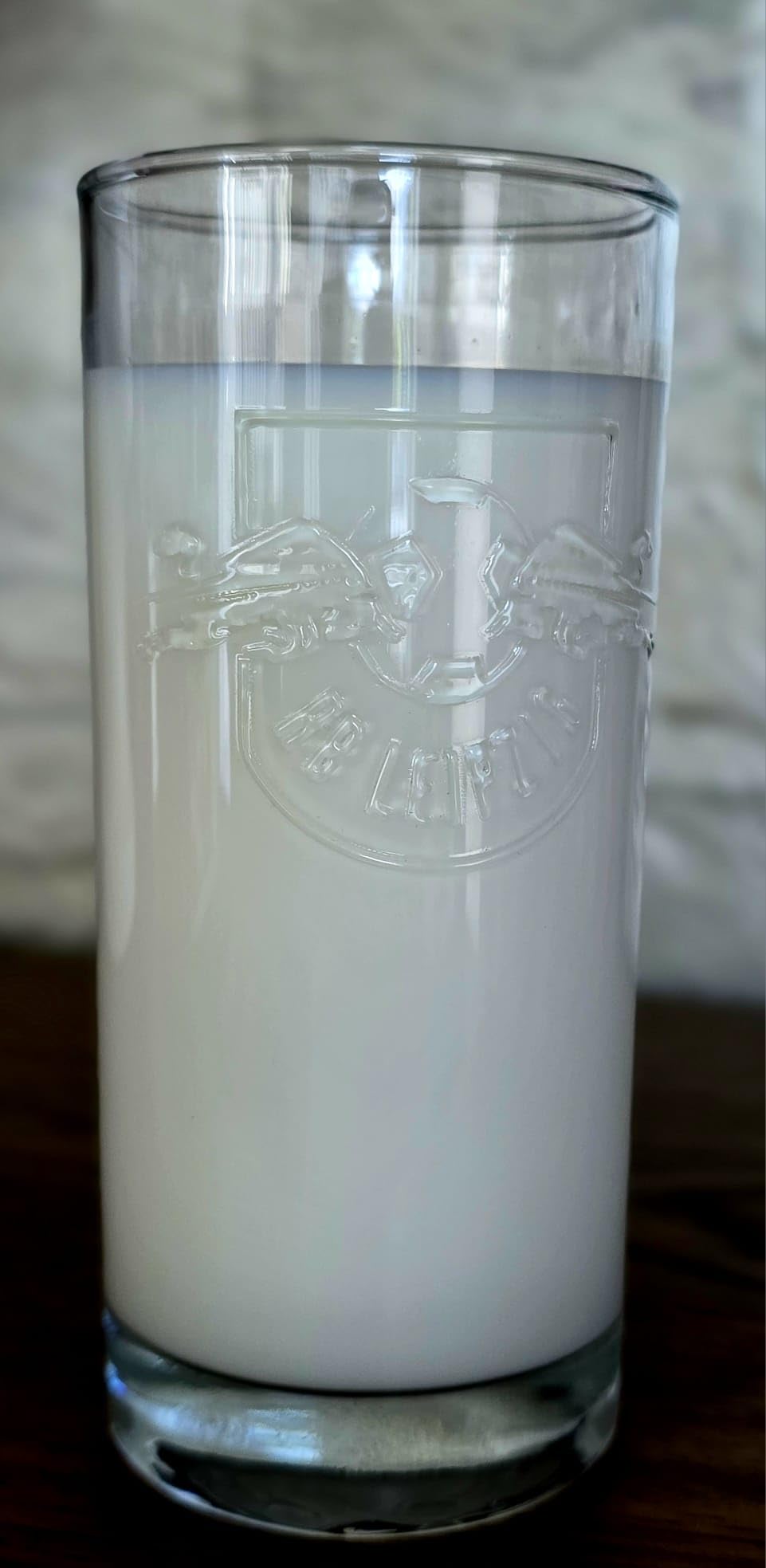 RB Leipzig Trinkglas - Relief - 2er-Set | Wasserglas | Glas | Longdrinkglas | RBL - Plus Aufkleber Wir lieben Fußball