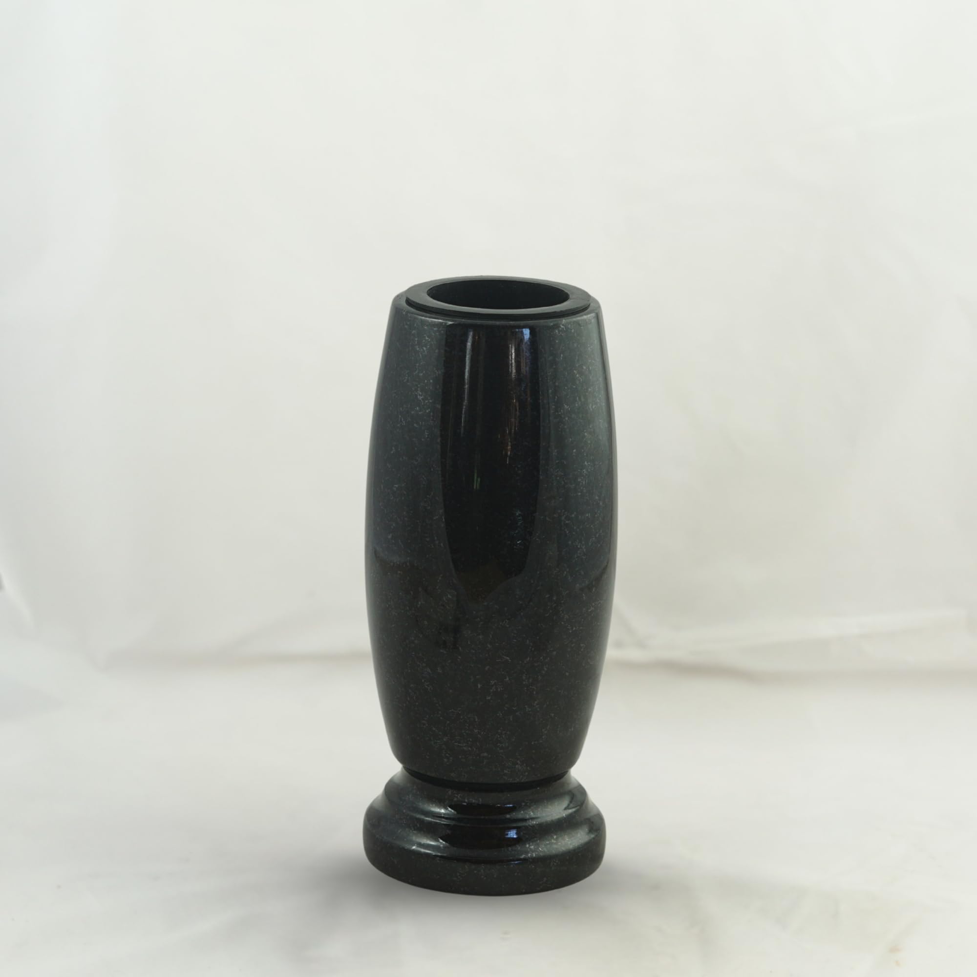 Gros Pot De Fleur Interieur Designgrab Classico-medium Vase Funéraire En Granit Gneiss Halmstad Cache Pot Exterieur Grande Taille