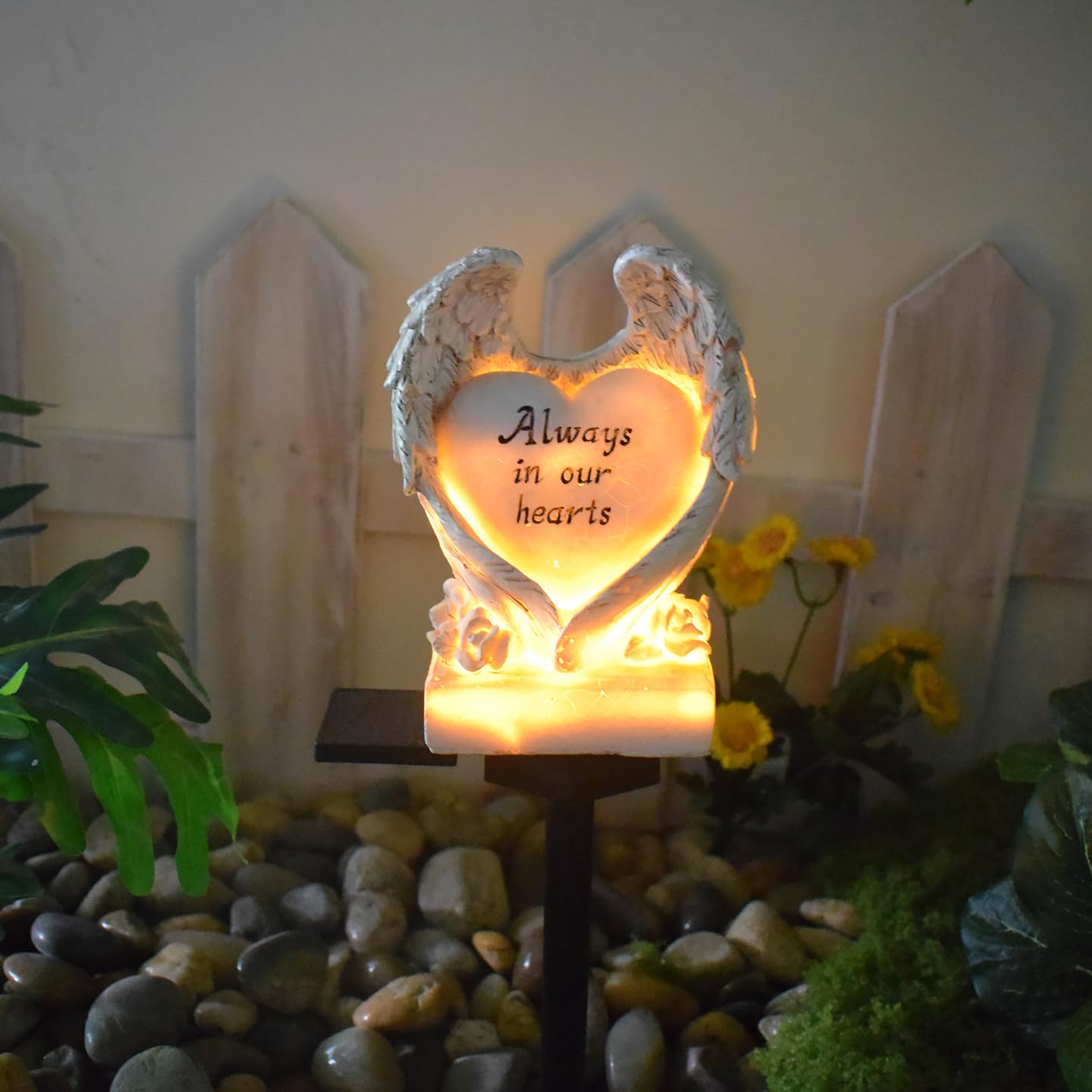 Solar Powered Love Angel Wing Light, Garden Decorative Resin Beautiful Valentine's Day Floor Light, Wireless Twilight to Dawn LED Lamp Waterproof.