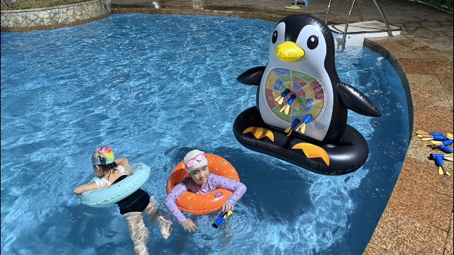 Outdoor Penguin Inflatable Pool Toy: Fun & Cool Summer Must-Have