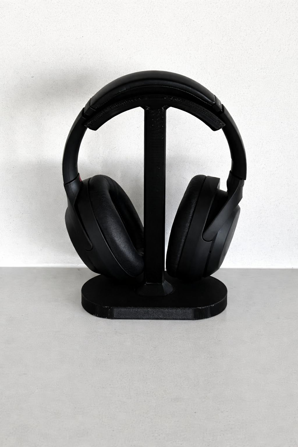 3D Printed Headphone Stand for Desk, Black Matte Finish, Curved U-Shape Design, PLA Plastic, Minimal Modern Style, 10x12x25 cm, Stable Base Organizer-image-36