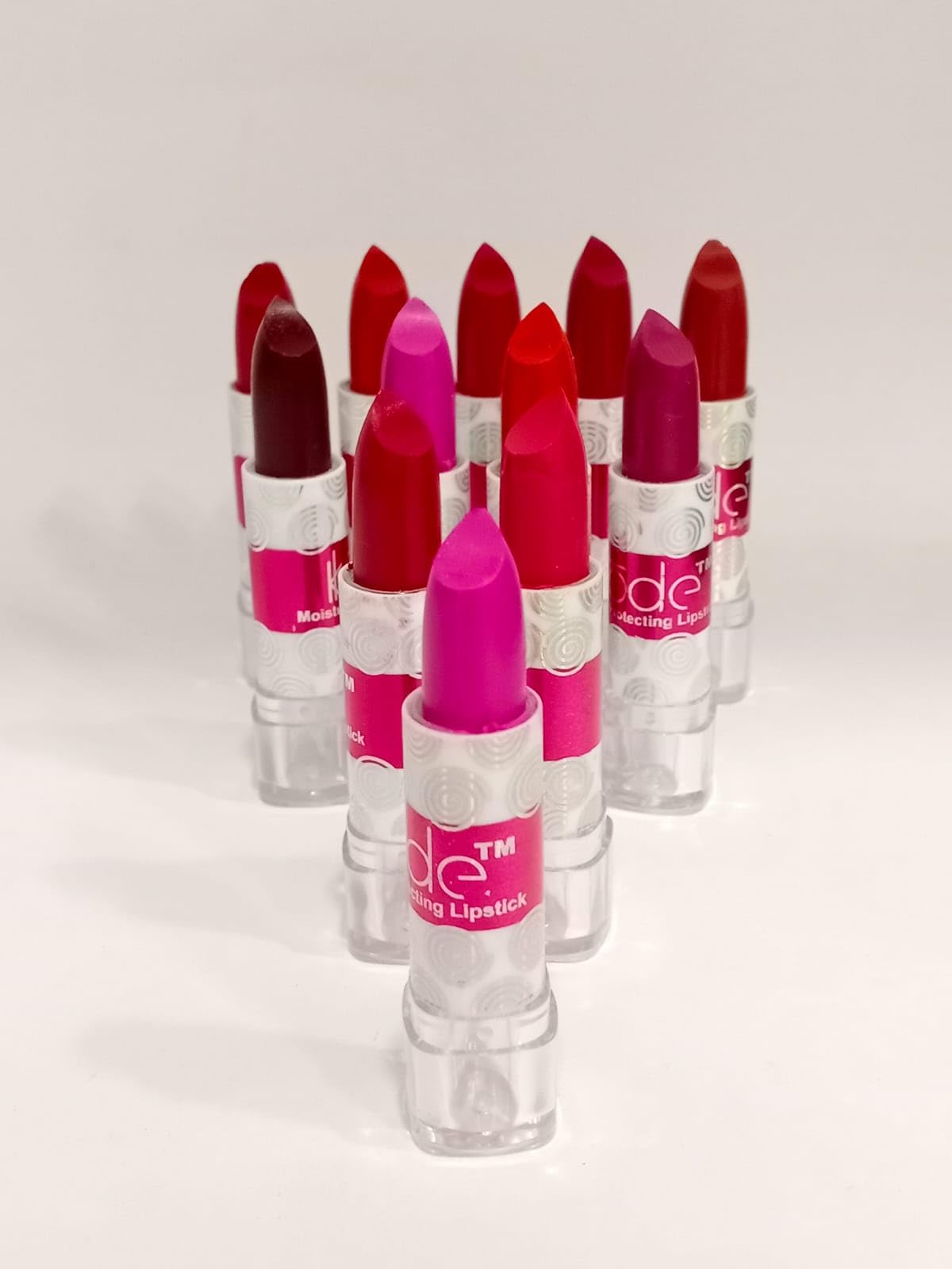 KKODE MATTE LIPSTICK, LIP MOISTURISING AND HYDRATING, LIGHT WEIGHT (PACK OF 12) SUITABLE FOR ALL SKIN TONES WITH VIVID COLOURS.