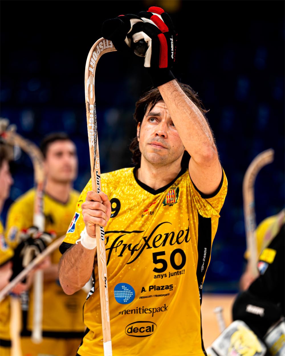Bastone da Hockey Pista Professionale Jordi BARGALLÓ. Rigido, di Peso Medio e Impugnatura Sottile in Legno di Hickory. Lama Laminata con Fibra Esterna.
