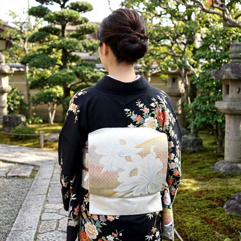 【8900円】名古屋帯 リサイクル帯 幅30cm 長さ352cm美品 レディース 正絹（シルク） 秋冬春用 銀色 花柄