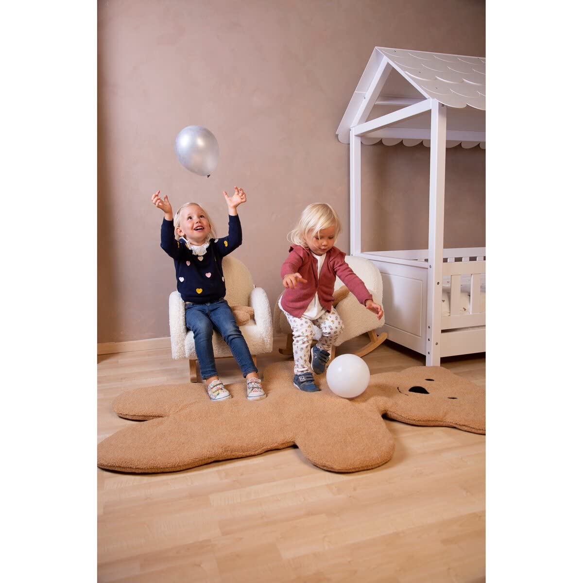 Childhome, Schaukelstuhl für Kinder, bequemer Sessel, Holzsessel, Design, robust, sicher, Sessel mit Armlehnen, Teddy weiß