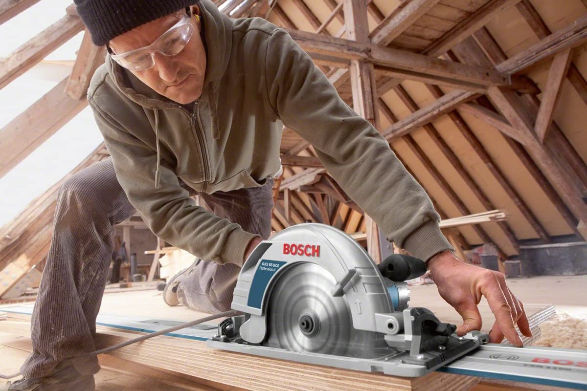 Bosch Professional sierra circular GKS 85 G (incl. 1 disco de sierra, Optiline Wood, 235 x 30/25 x 2,8 mm, 24, llave Allen SW 5, adaptador de vacío)